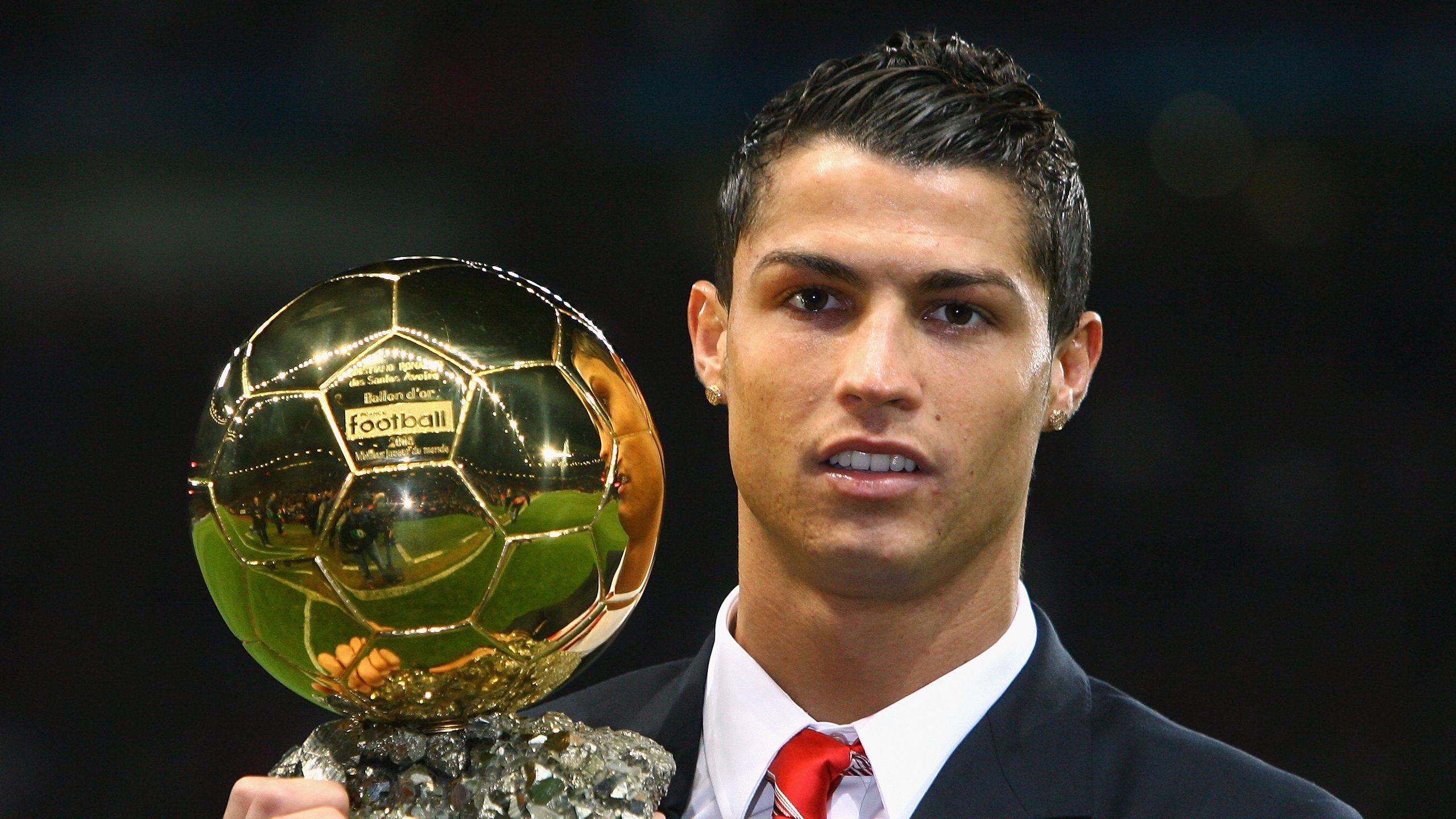 足球历史上的里程碑：创造纪录的瞬间，足球,历史